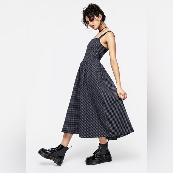 Disturbia Dresses & Skirts - Disturbia Faythe Apron Midi Dress